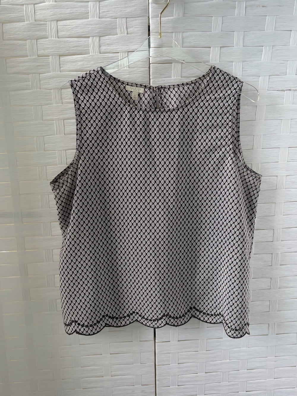Talbots L Petite Sleeveless Top Geometric Pattern Brown Scallop Hem Keyhole Back